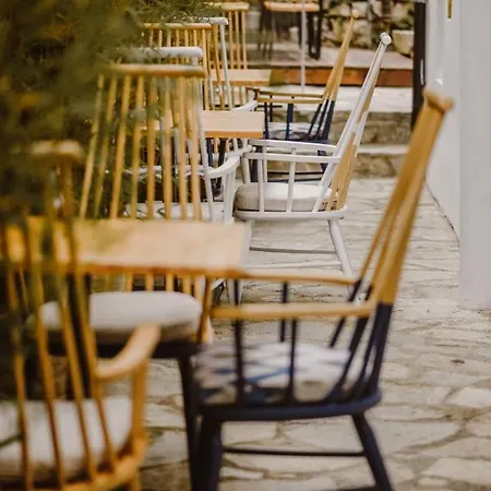 Atelier Boutique Hotel *